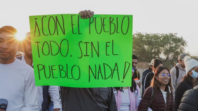 Urgen ciudadanos a Astrid Ortega a disolver huelga; hay descontento social en Cadereyta de Montes