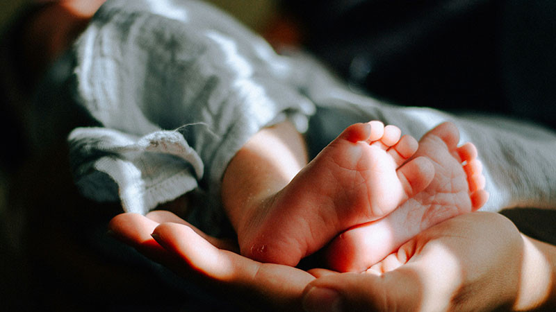 Abuelas rescatan de la morgue a bebÃ© que habÃ­a sido dado por muerto al nacer