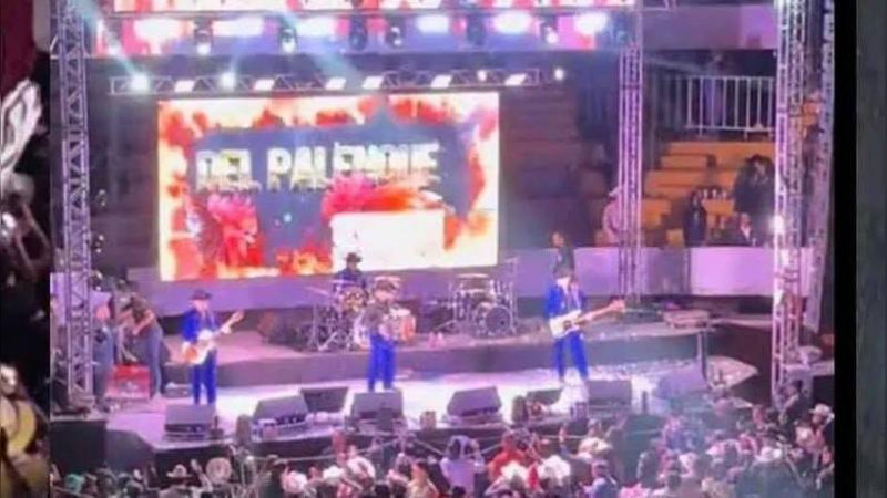 Los Alegres del Barranco vuelven a proyectar imÃ¡genes de lÃ­der delincuencial en concierto; ahora ocurriÃ³ en MichoacÃ¡n