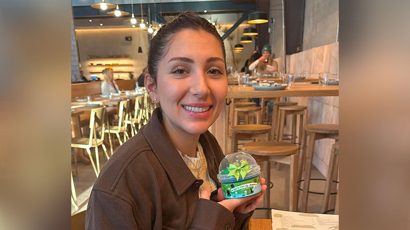 En sus vacaciones, fallece famosa chef al caerle una piedra encima