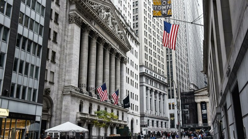 Wall Street abre jornada con fuertes caÃ­das de alrededor del 4%