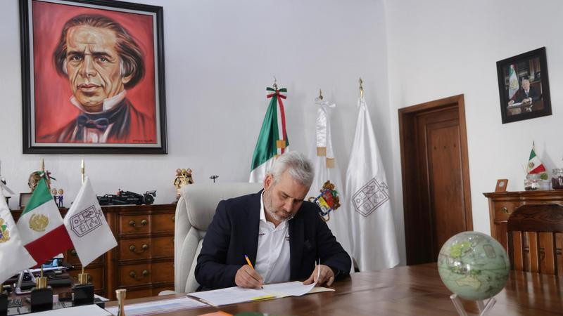 Firma Bedolla decreto que prohÃ­be espectÃ¡culos pÃºblicos que promuevan la apologÃ­a del delito en MichoacÃ¡n