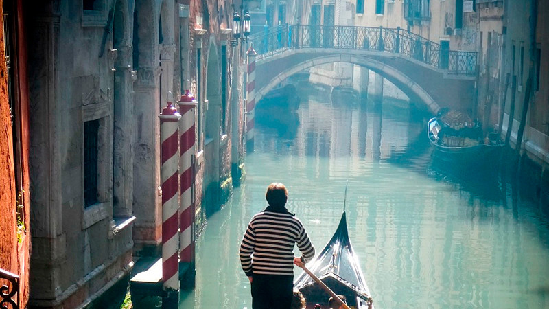 Venecia aumenta impuestos a turistas; buscan evitar exceso de visitantes