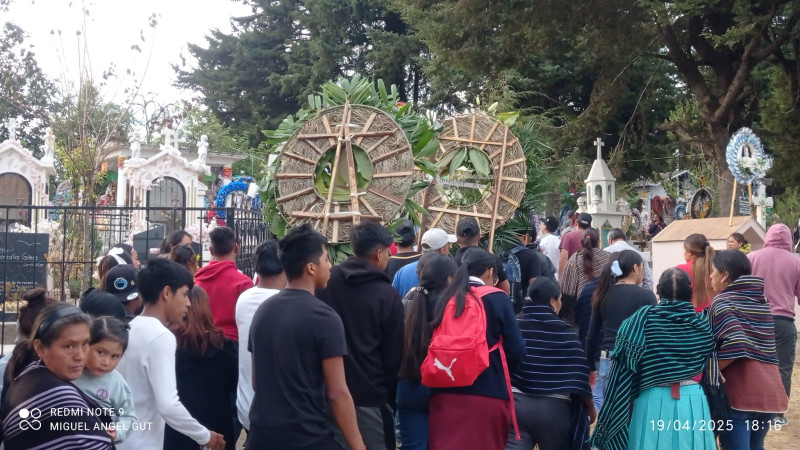 Dan Ãºltimo adiÃ³s a Carlos Eduardo, normalista asesinado en MichoacÃ¡n