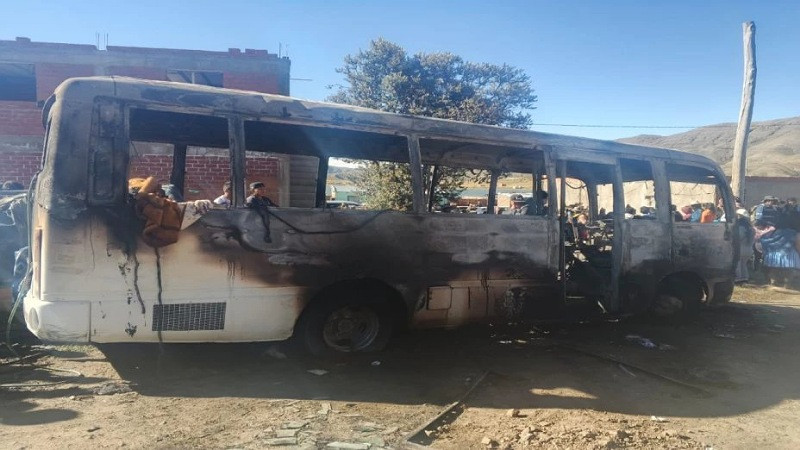 ExplosiÃ³n en autobÃºs escolar deja cinco menores fallecidos en UncÃ­a, Bolivia