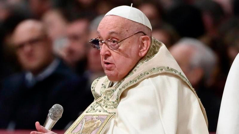 Sheinbaum lamenta muerte del papa Francisco: fue un humanista que vio por los pobres y la paz, asegura