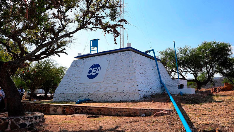 Entregan CEA y SEGOB lÃ­nea de conducciÃ³n en MompanÃ­, en QuerÃ©taro