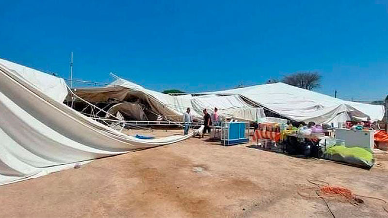 Cae carpa por fuertes vientos en la Feria de Ezequiel Montes, QuerÃ©taro