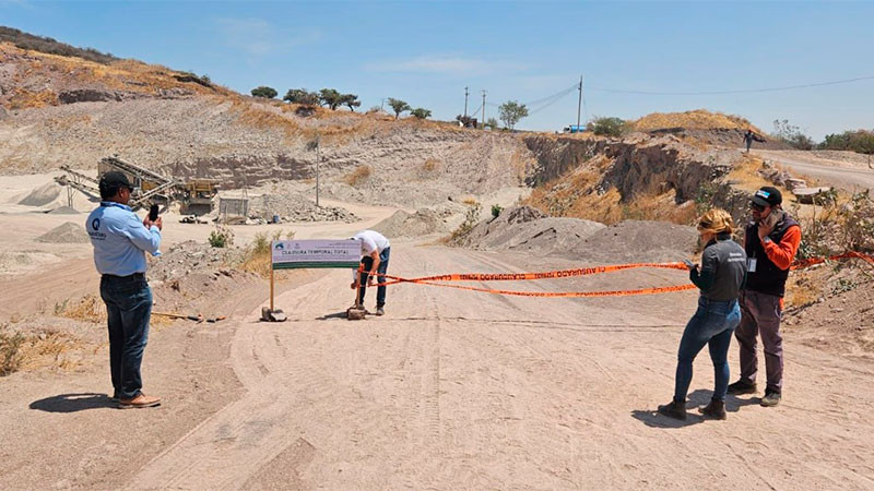 Clausuran autoridades del municipio de QuerÃ©taro banco de materiales en comunidad La Luz por no contar con licencia de funcionamiento