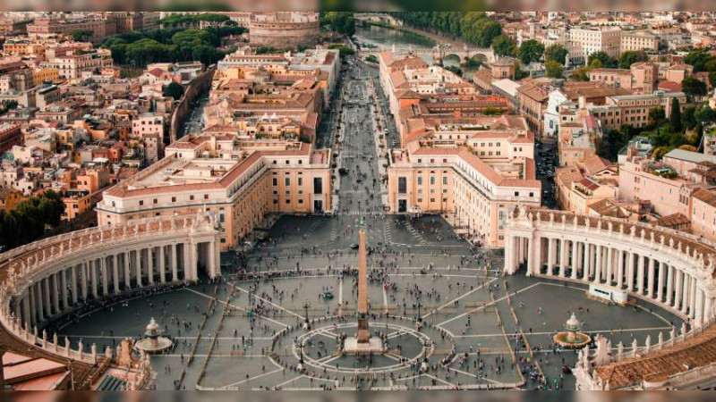 CrÃ³nicas del cÃ³nclave: colocan estufa, mesas y rampa para la prÃ³xima elecciÃ³n PapalÂ Â 