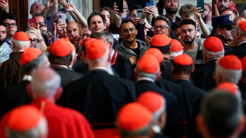 Cardenales se reÃºnen en el Vaticano; se preparan para el cÃ³nclave