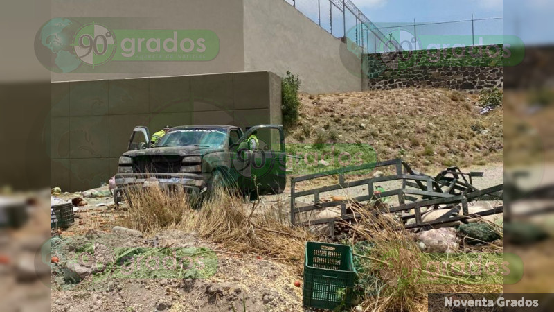 Vuelca camioneta en la carretera QuerÃ©taro-San Luis PotosÃ­; hay un herido