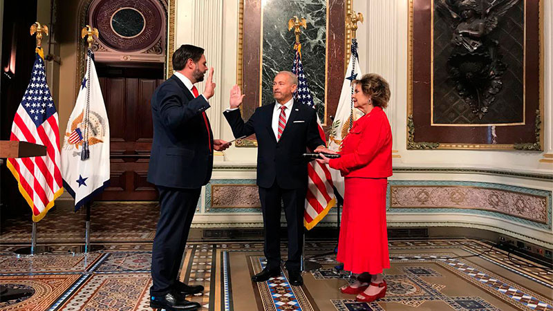 Toma protesta Ron Johnson como nuevo embajador de EU en México