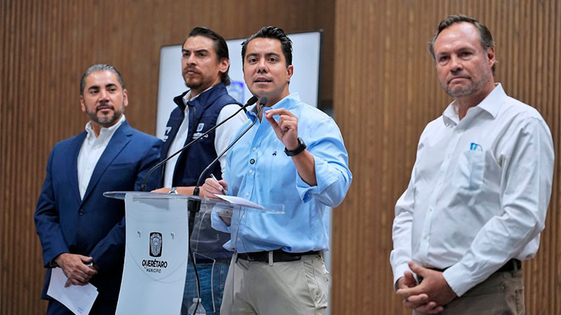 Presenta Felifer Macías la aplicación 