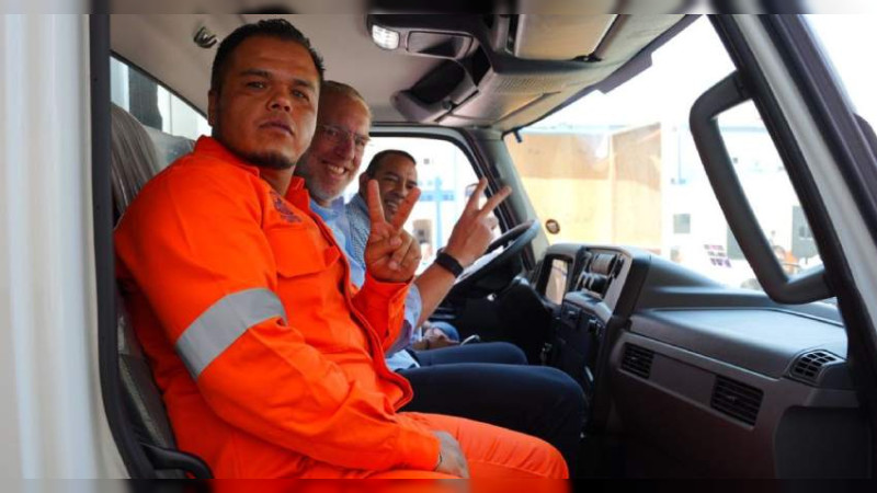 Entrega Marco Del Prete camión de recolección en San Juan del Río, Querétaro 