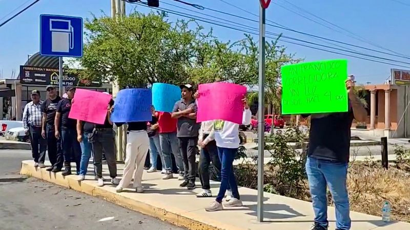 Vecinos de la comunidad de San Francisco en Corregidora, Querétaro, denuncian que llevan varios días sin luz
