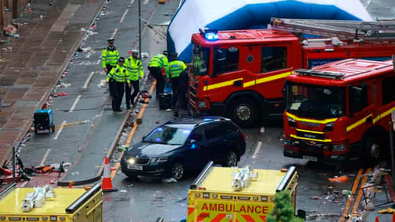 Sospechoso de atropellamiento masivo en Liverpool es acusado de intento de homicidio y conducir drogado