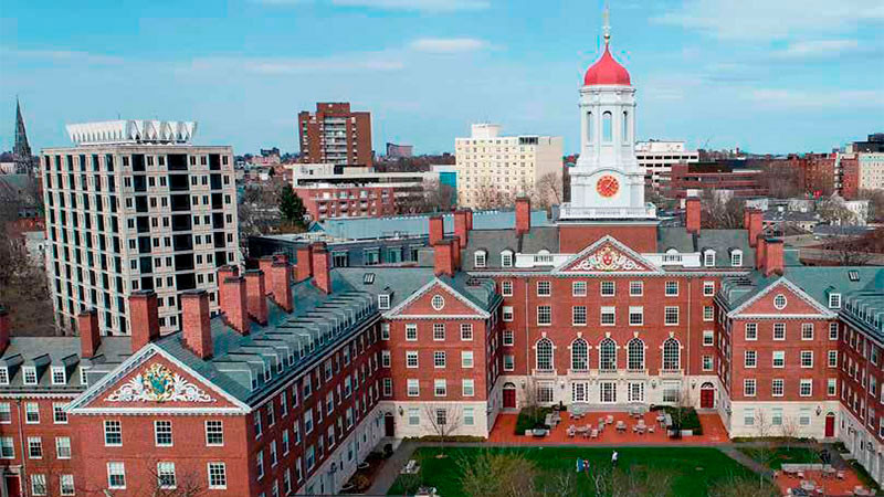 Prohíbe Donald Trump la entrada de estudiantes extranjeros en Harvard