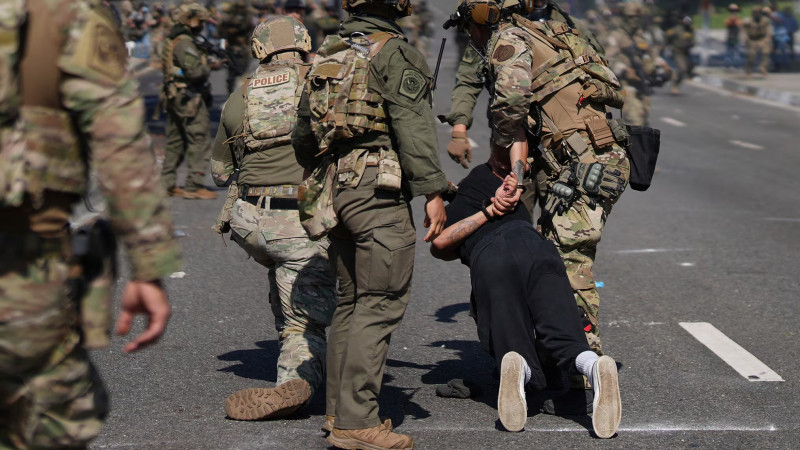 Trump despliega 2 mil soldados de la Guardia Nacional en Los Ángeles, ante disturbios por redadas migratorias