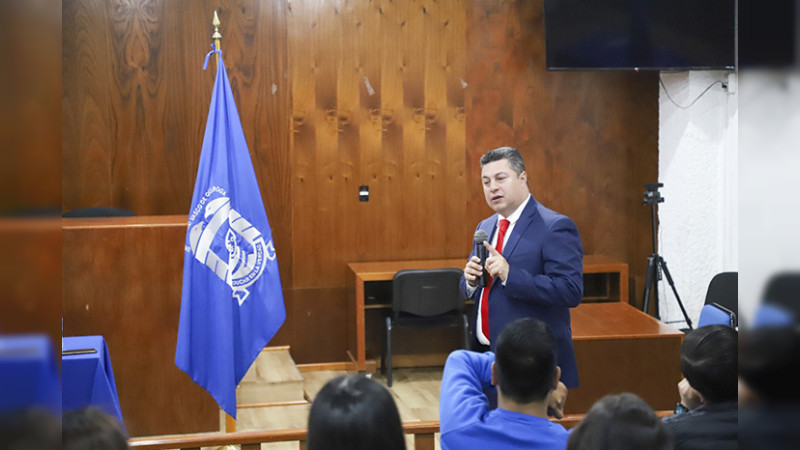 Fiscal investigado por presuntamente pedir cientos de miles para manipular la justicia, presume impunidad y nuevo cargo regional en la FGE Michoacán