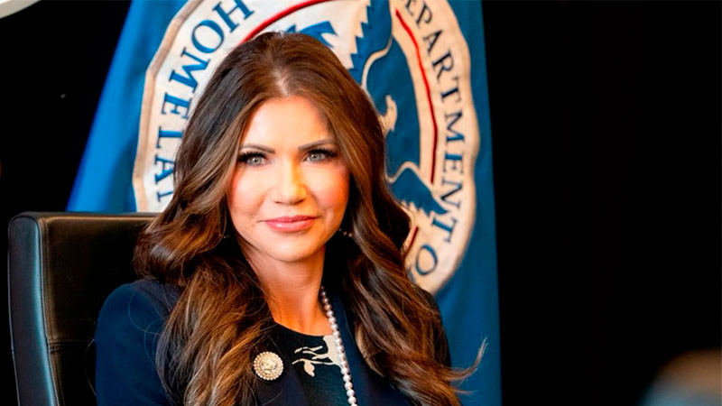 Es hospitalizada de emergencia Kristi Noem, secretaria de Seguridad Nacional de EU