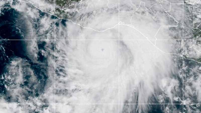 'Erick' se fortalece a categoría 2; se acerca a Guerrero y Oaxaca