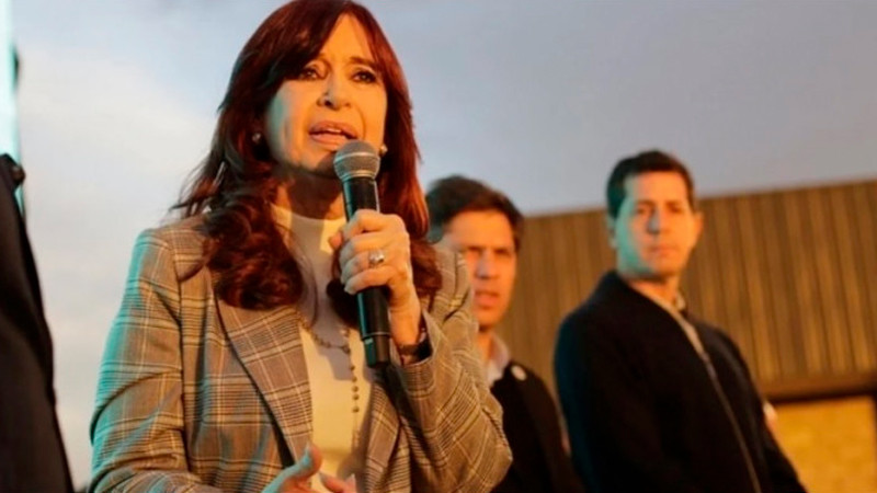 Cristina Fernández pide a simpatizantes que no vayan a su casa, por presencia 