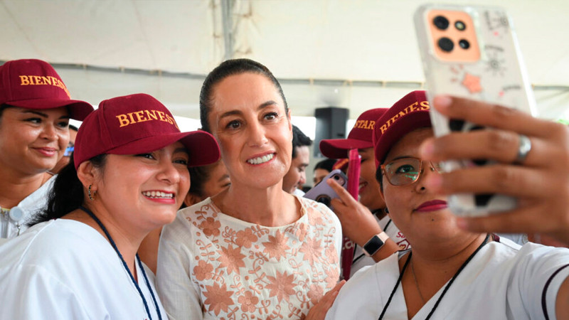 Garantiza Sheinbaum que abasto de medicamentos se normalizará en julio
