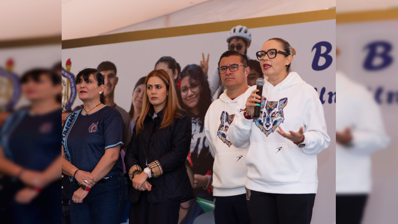 Queremos que la UMSNH sea un espacio seguro para sus hijas e hijos, señala Yarabí Ávila ante mamás y papás