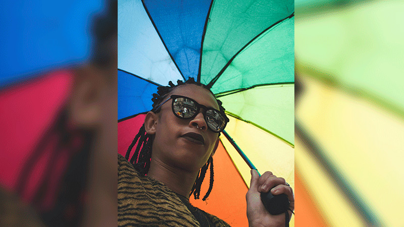 Lluvia no detiene el orgullo en el Zócalo capitalino