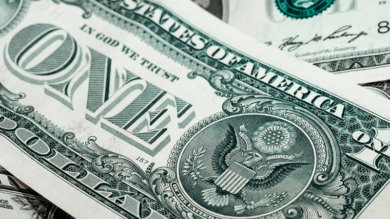 Celebra Sheinbaum que impuesto a remesas baje a 1% y anuncia programa de reembolso