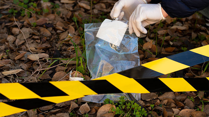 Hombre provoca incendio y les quita la vida a dos bomberos; acto seguido se disparó