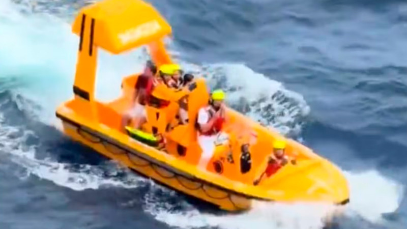 Niña cae al océano y padre salta de crucero para rescatarla, en EEUU