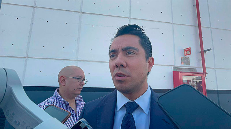 Califica Felifer Macías como 