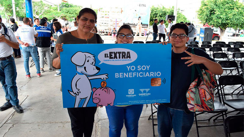 Entregan otras 300 tarjetas del programa 