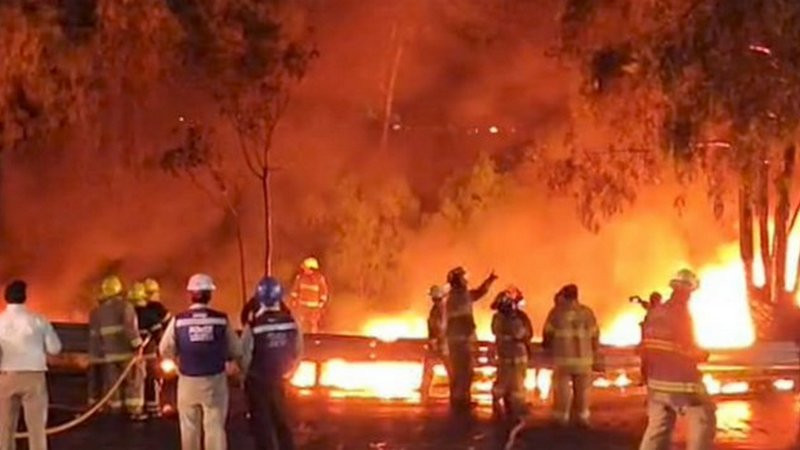Reabierta autopista México-Pachuca tras volcadura de pipa; circulación estuvo cerrada más de 8 horas