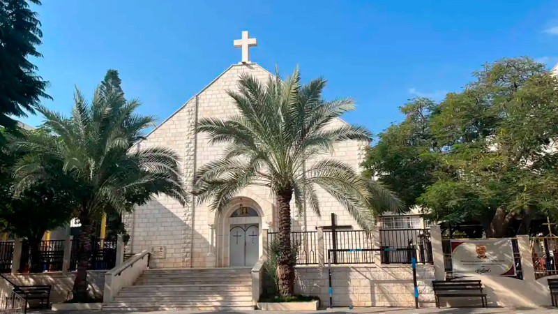 Ataque aéreo a Iglesia de la Sagrada Familia en Gaza deja 4 muertos