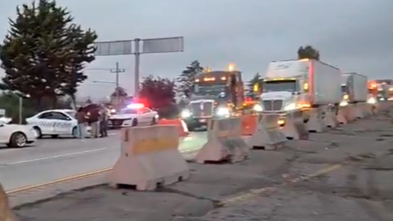 Al menos dos bloqueos ralentizan circulación en la México-Querétaro