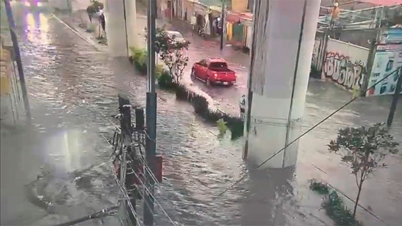 Lluvias dejan bajo el agua la CDMX