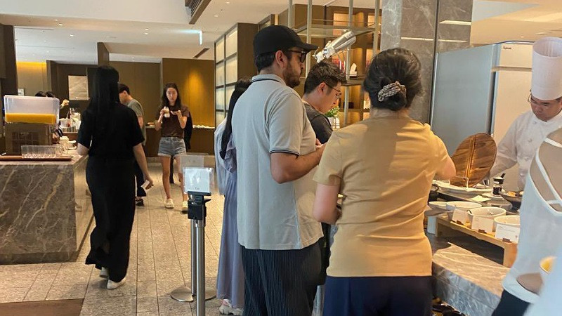 Captan a 'Andy' Manuel López Beltrán en Tokio, Japón; no ha asistido a últimos eventos de Morena