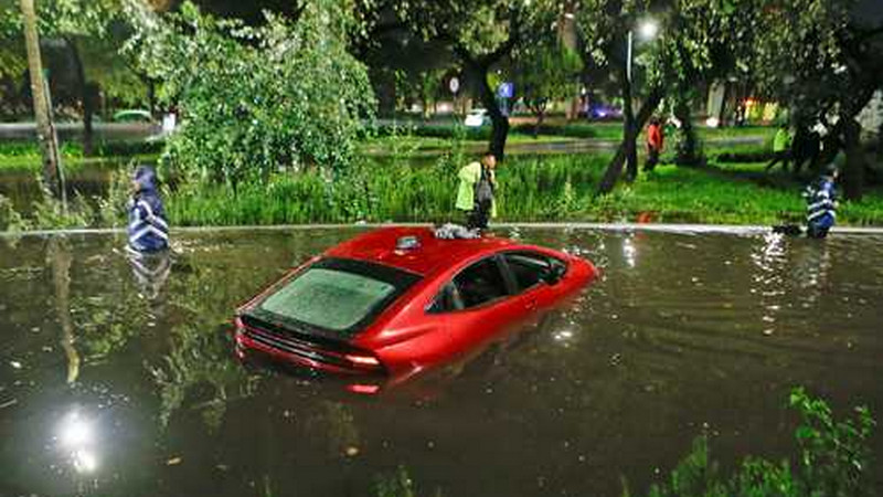 Iztapalapa bajo el agua tras fuertes lluvias; activaron Alerta Naranja