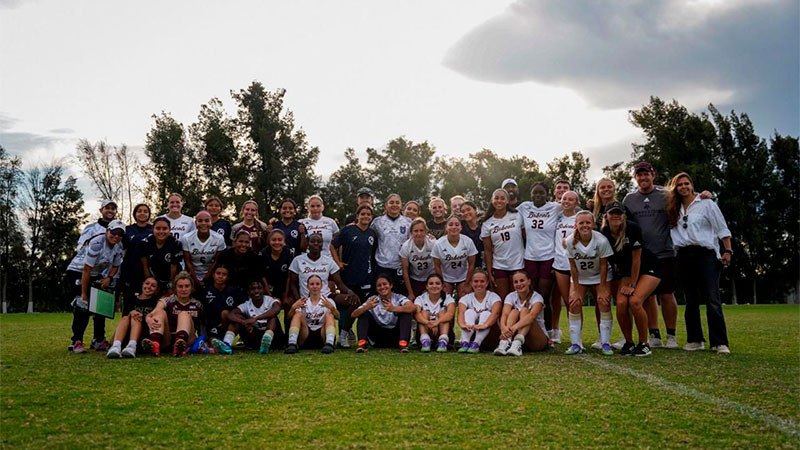 Texas State México y Texas State San Marcos, cierran con éxito gira deportiva en Querétaro con partidos ante Gallos Blancos