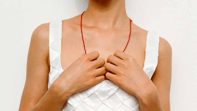 Reino Unido obliga a marca de ropa a retirar fotos de modelos 