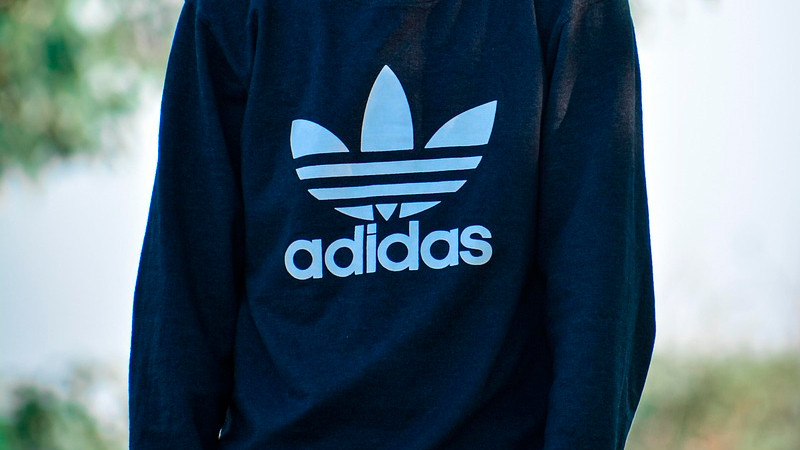 INPI rechaza apropiación cultural indebida de Adidas con huaraches de Oaxaca