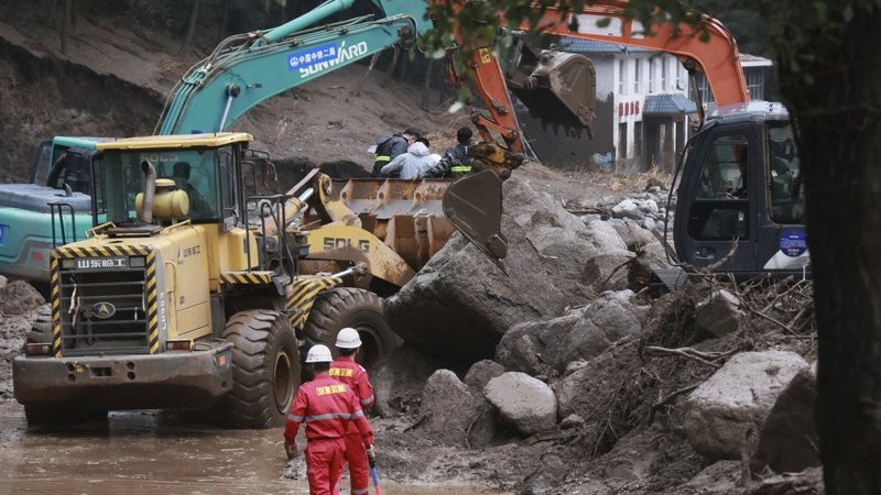 Inundaciones en China dejan al menos 10 muertos y 33 desaparecidos