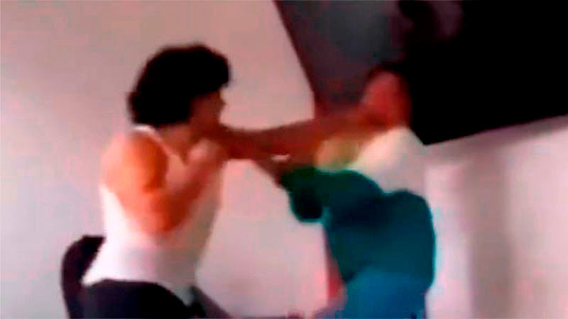 Dan de baja a Ángel R, maestro que fue agredido por alumno dentro de un salón de clases en Hidalgo 