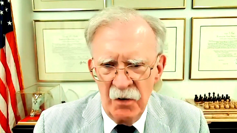 FBI registra casa de ex asesor de Seguridad Nacional de Trump