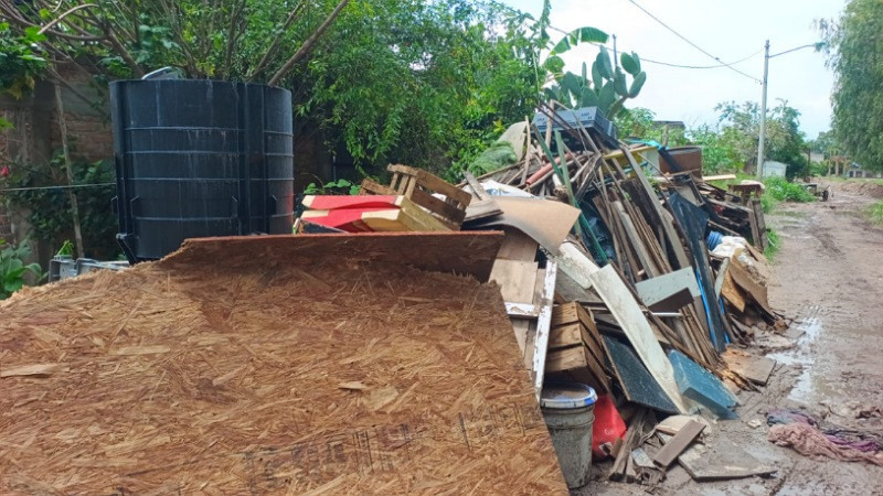 Alrededor de 20 viviendas resultan afectadas por nuevo desbordamiento del canal de Labradores en Celaya