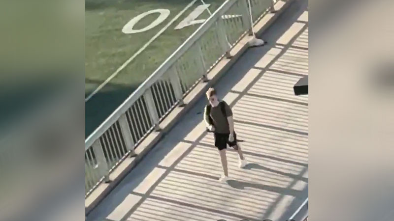 Supuesto hombre armado, genera alerta en la Universidad de Carolina del Sur; no lo han localizado 