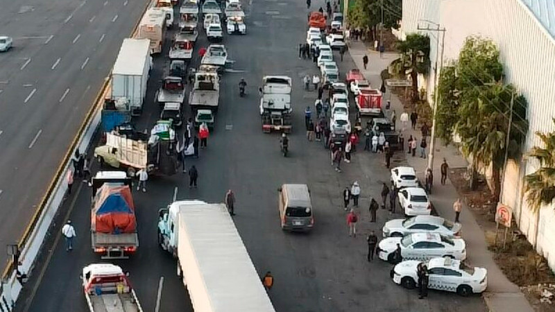 Transportistas bloquearán por completo la México-Querétaro; exigen actuar contra grupo criminal de Michoacán